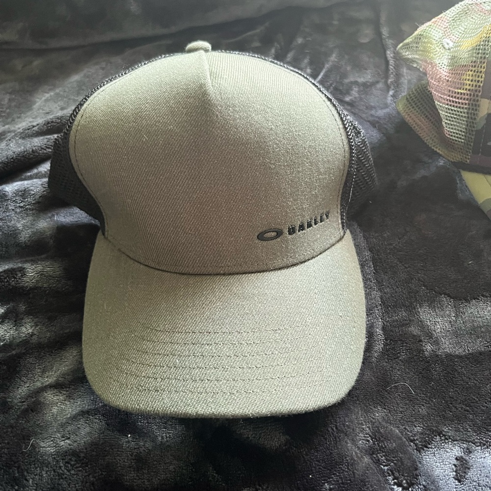 Oakley SnapBack